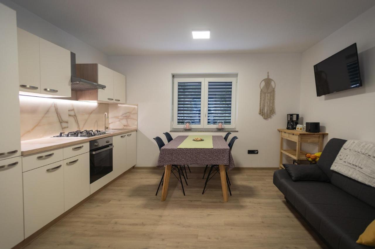 Ferienwohnung Cuckoo'S Alpine Nest Lesce  Exterior foto