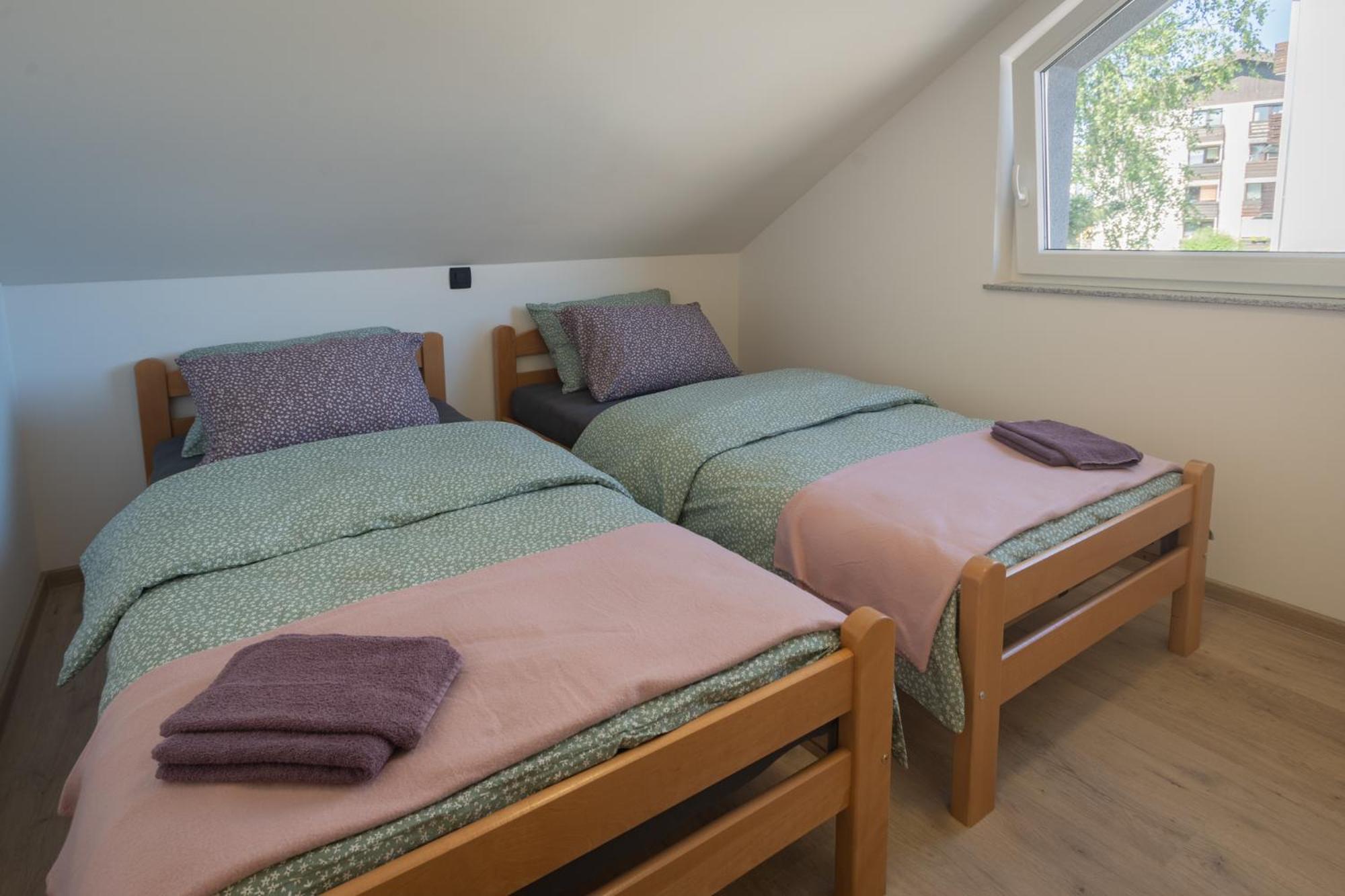 Ferienwohnung Cuckoo'S Alpine Nest Lesce  Zimmer foto